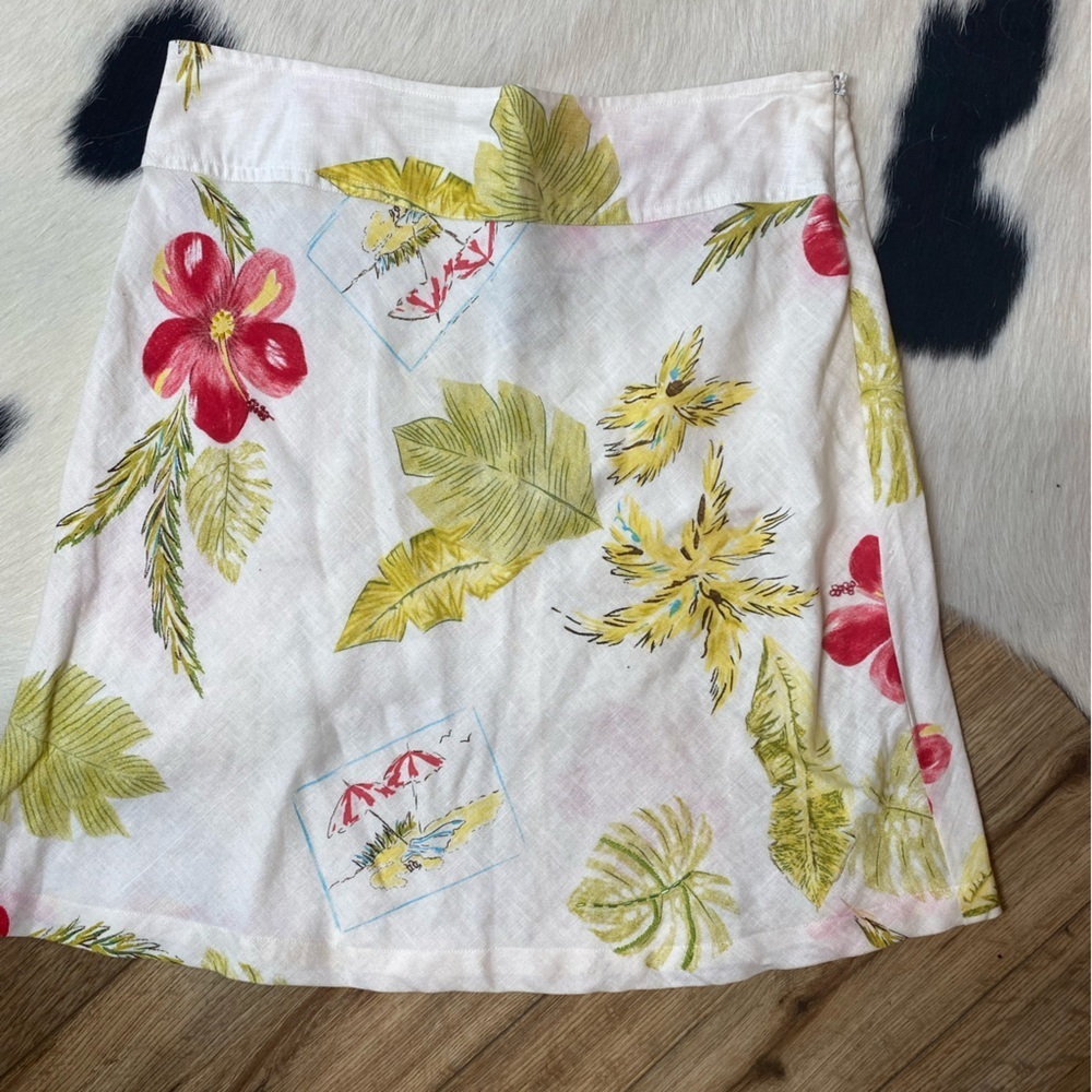 Uniform-John Paul Richard Pure Linen A-Line skirt with a tropical floral print - Picture 3 of 9